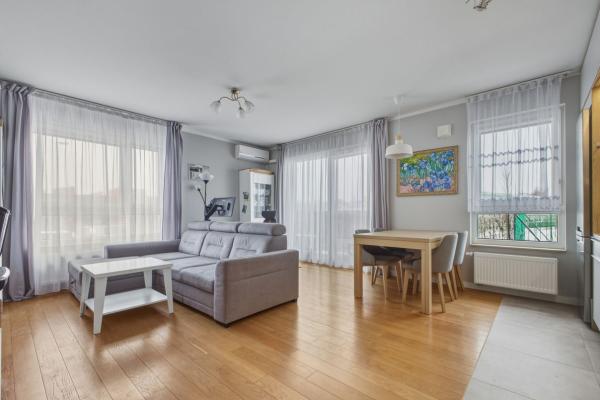 Trzypokojowe LUX z balkonem w kameralnym nowym budynku.